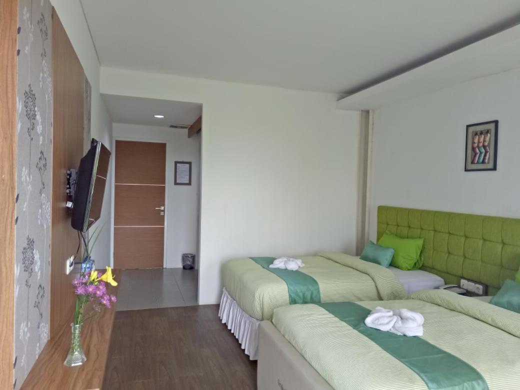 Hotel Graha Widjaja à Puncak Extérieur photo