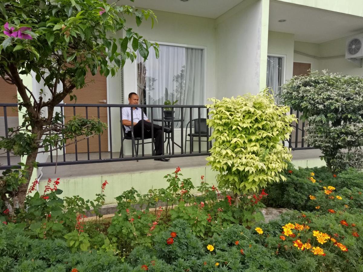 Hotel Graha Widjaja à Puncak Extérieur photo