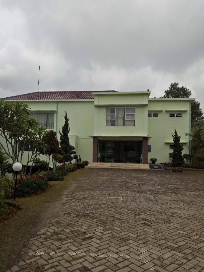 Hotel Graha Widjaja à Puncak Extérieur photo