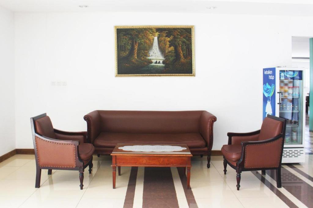Hotel Graha Widjaja à Puncak Extérieur photo
