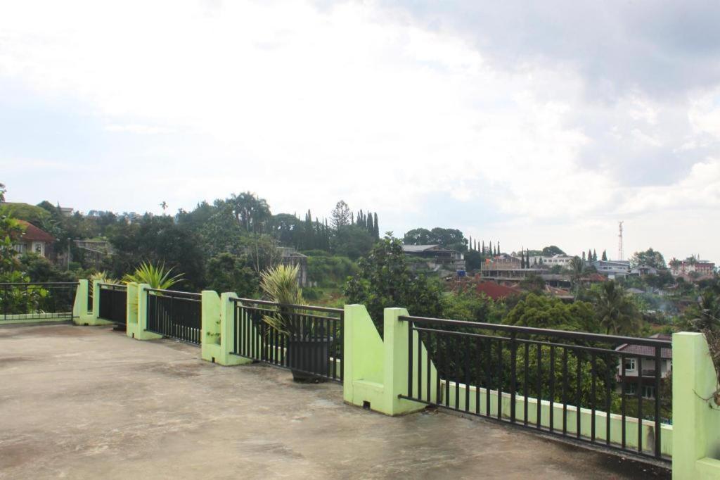 Hotel Graha Widjaja à Puncak Extérieur photo